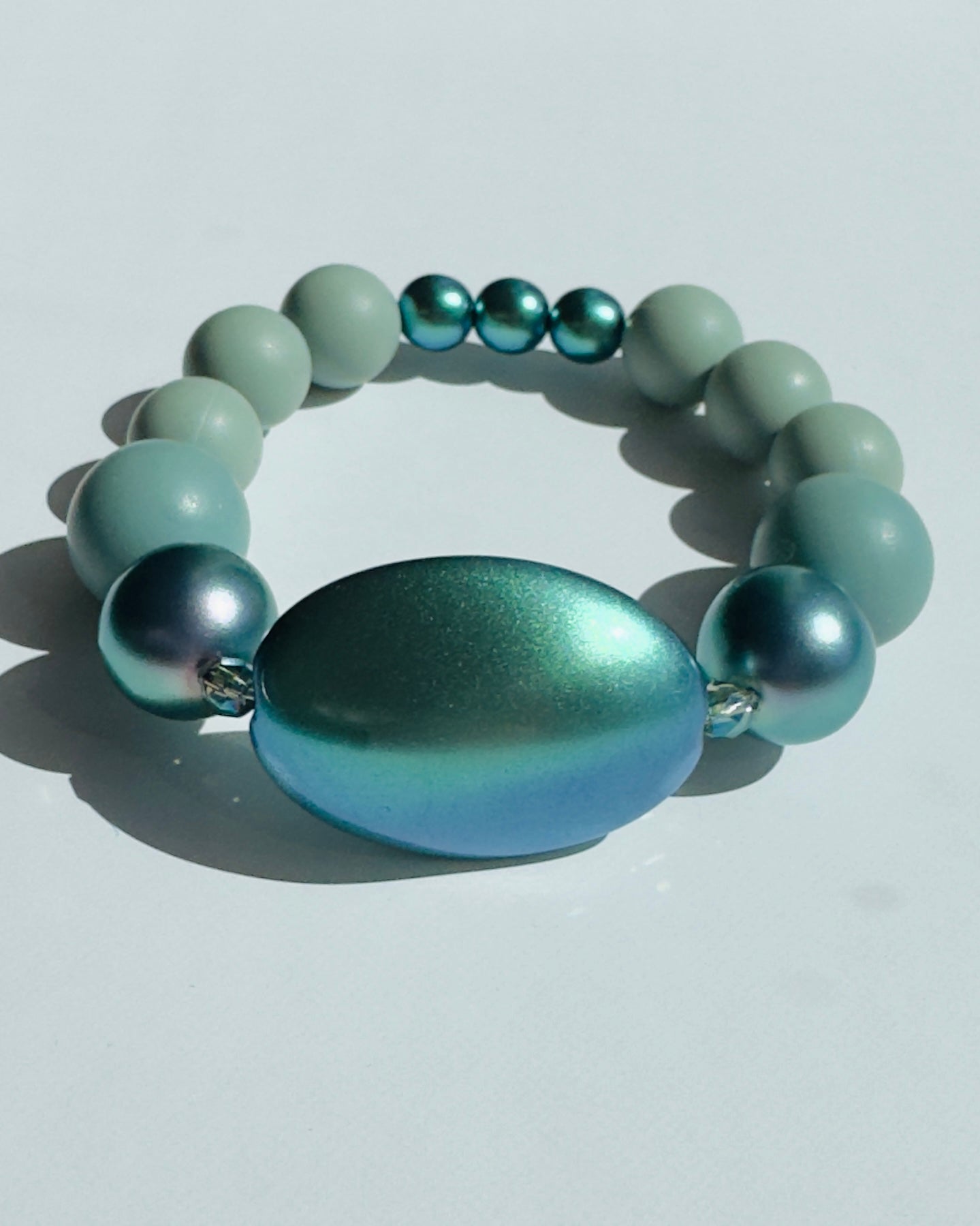 Mimi shine iridescent peacock blue crystal pearl beaded bracelet
