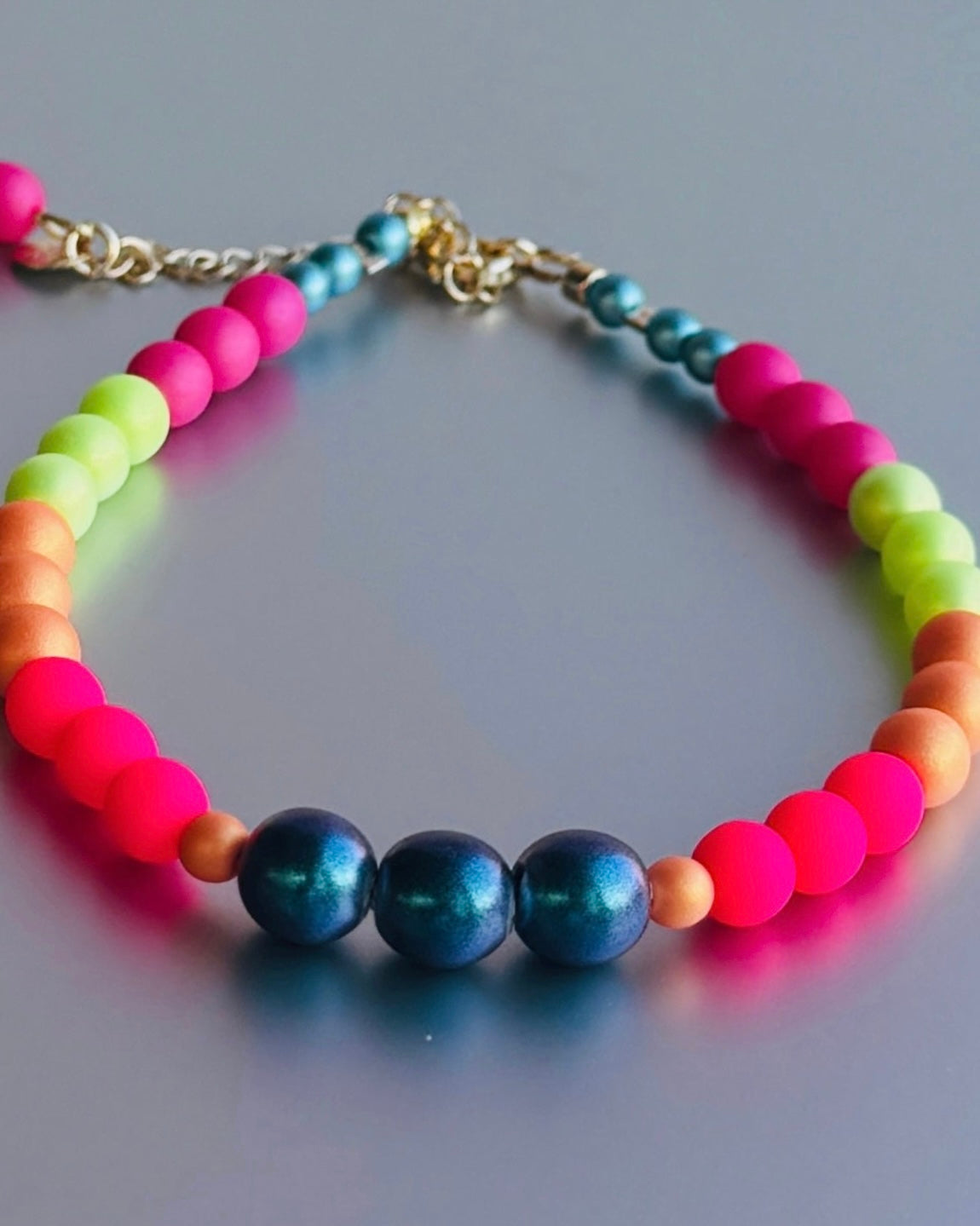 Zaza bloom neon pink pearl crystal anklet