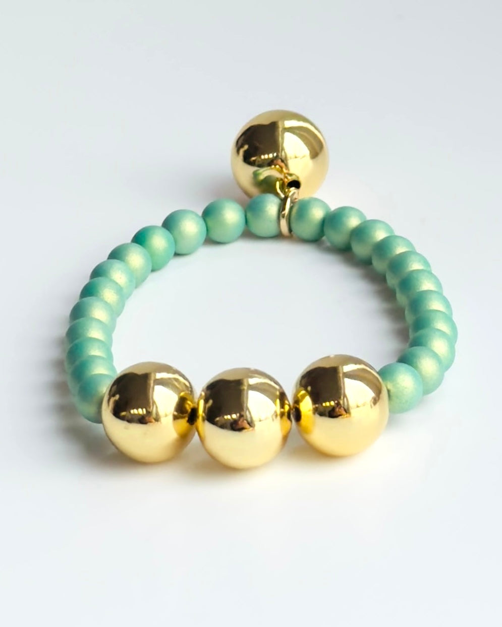 Betty boo sage crystal pearl gold beaded bracelet
