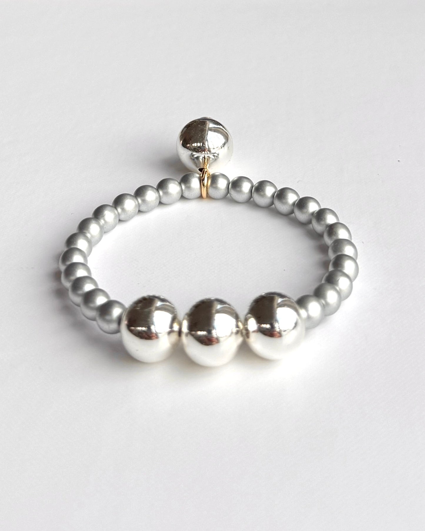 Betty boo silver stream crystal pearl silver beaded bracelet