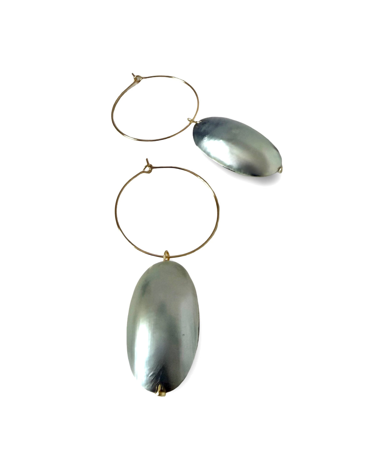 VAI VINTAGE SHELL PEARL HOOPS