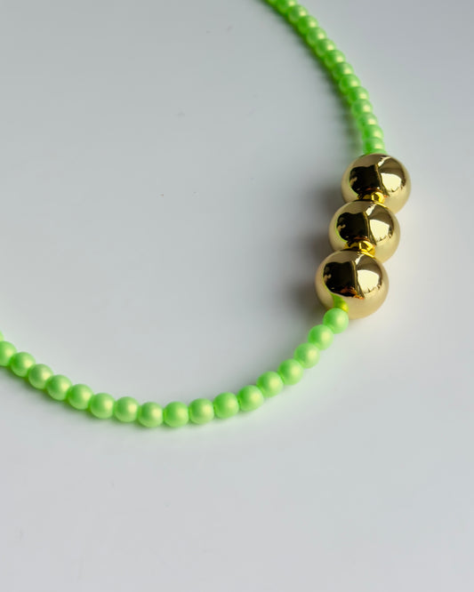 Betty boo iridescent lime crystal pearl gold beaded necklace