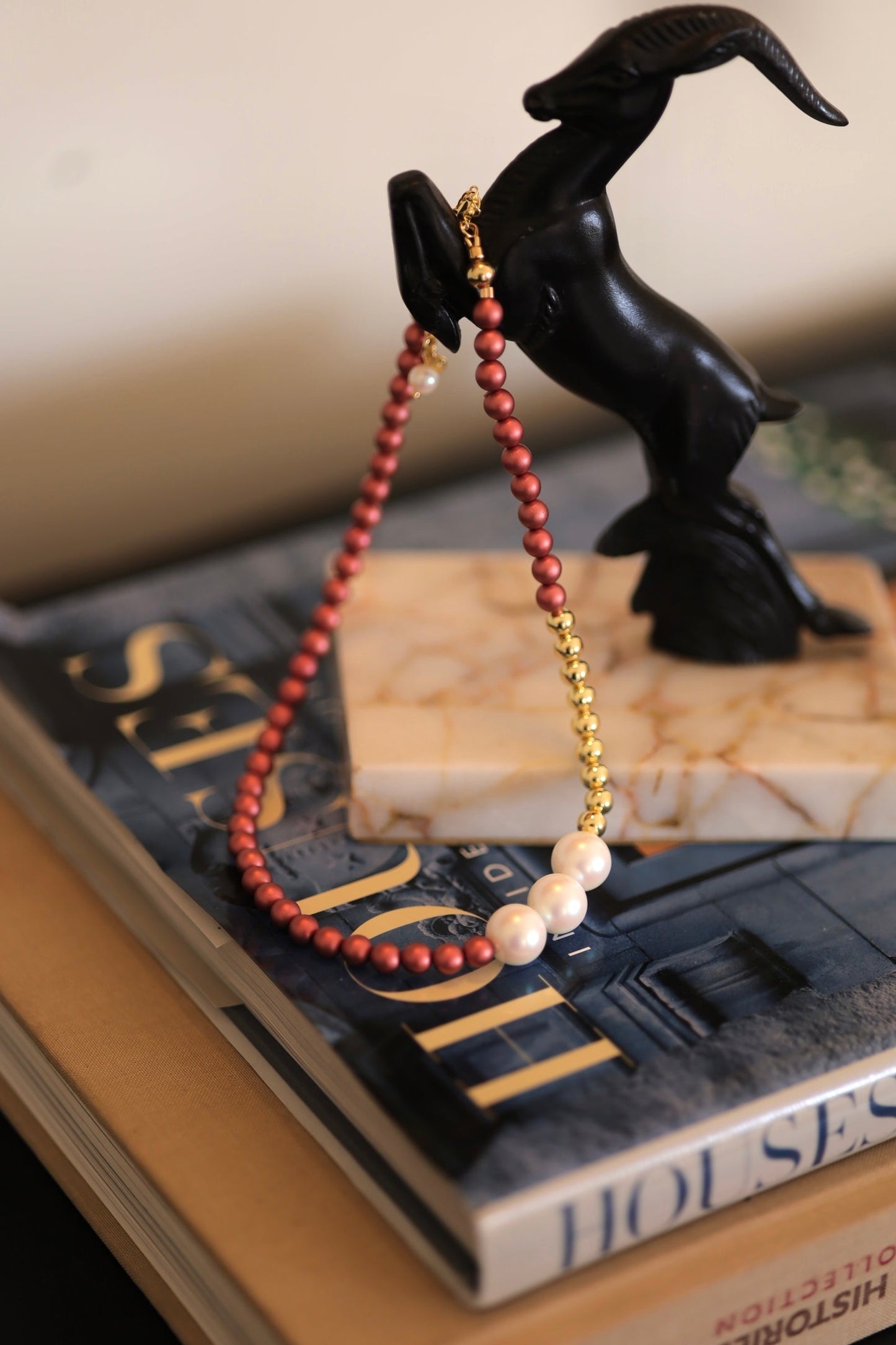 Necklace Bonnie bell burgundy rose + white iridescent crystal pearl + gold necklace