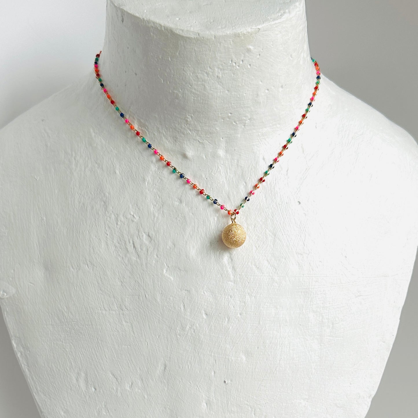 Izna multi coloured chain + drop gold pendant necklace