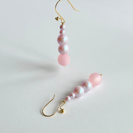 Seaside twist powder pink pearl earrings