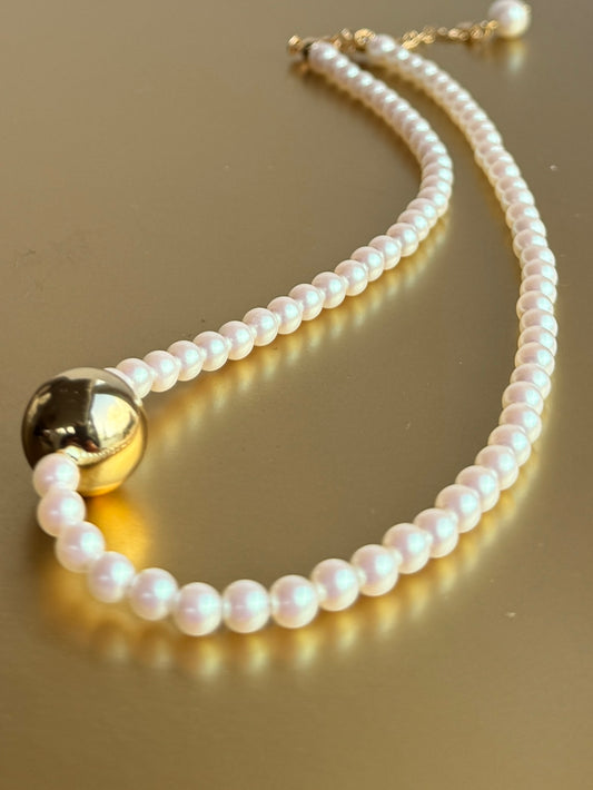 Gilda white snow pearl gold necklace