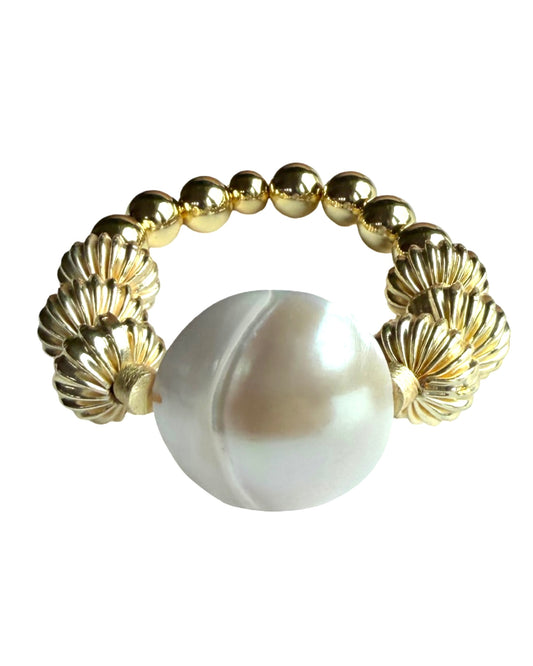 She Sells Sea Shells Vintage Shell Gold Bracelet