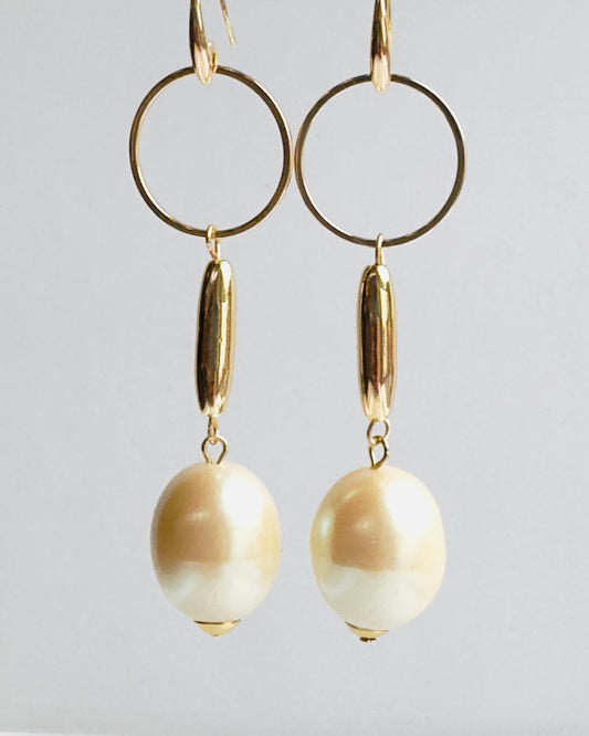 Pearl punk Japanese vintage lucite drop earrings