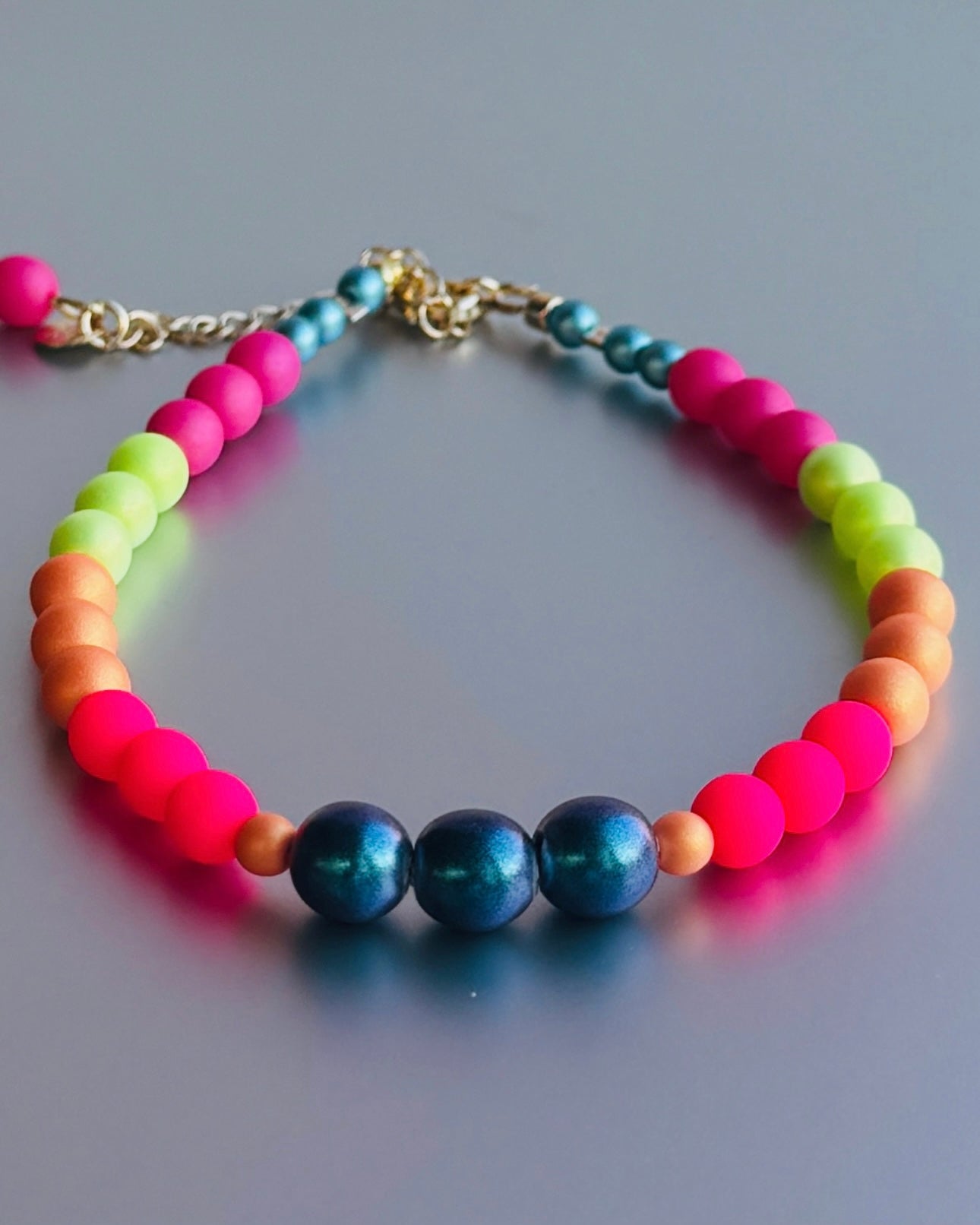 Zaza bloom neon pink pearl crystal anklet