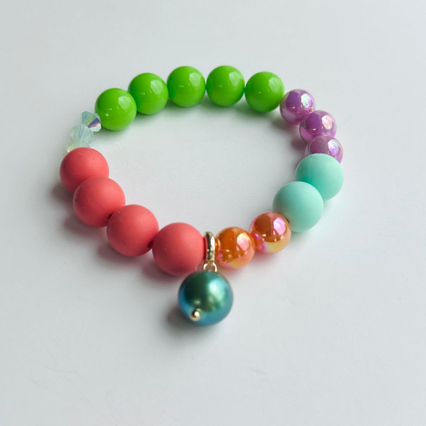 Pinch pie beaded bracelet