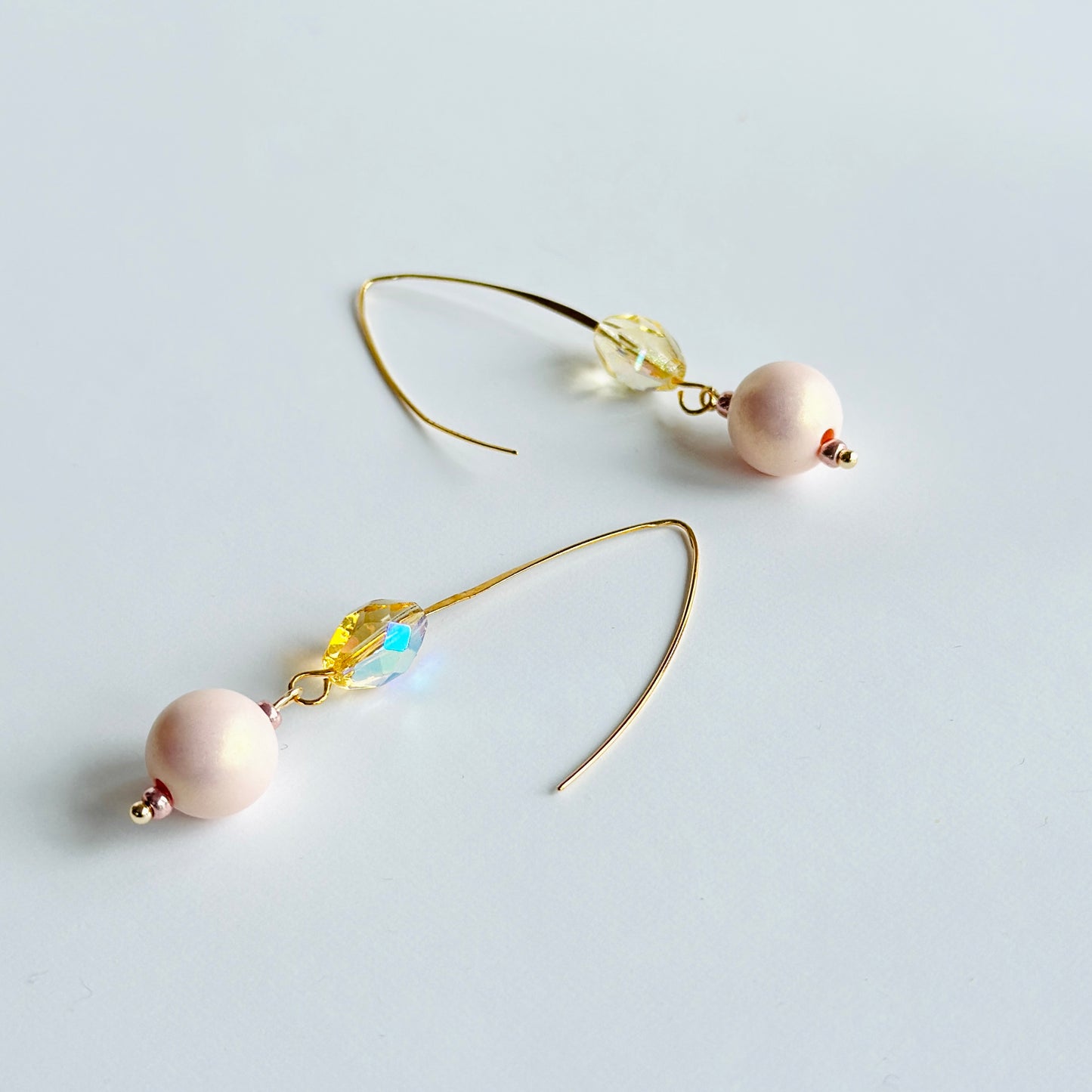 Pose Pink pearl earrings