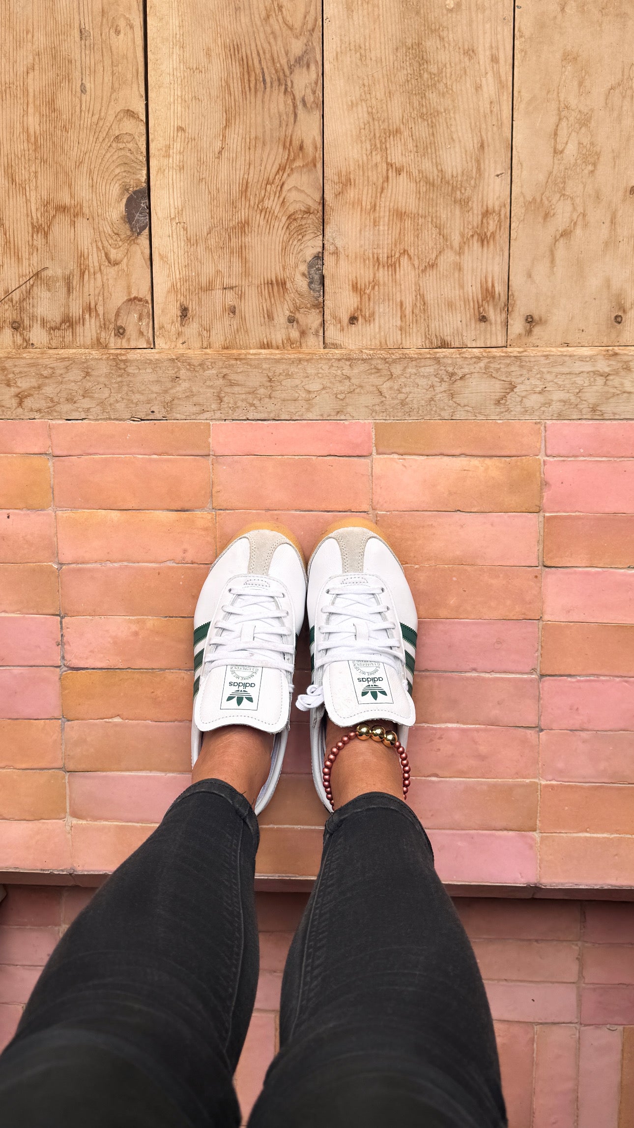 Betty boo burgundy crystal + gold anklet