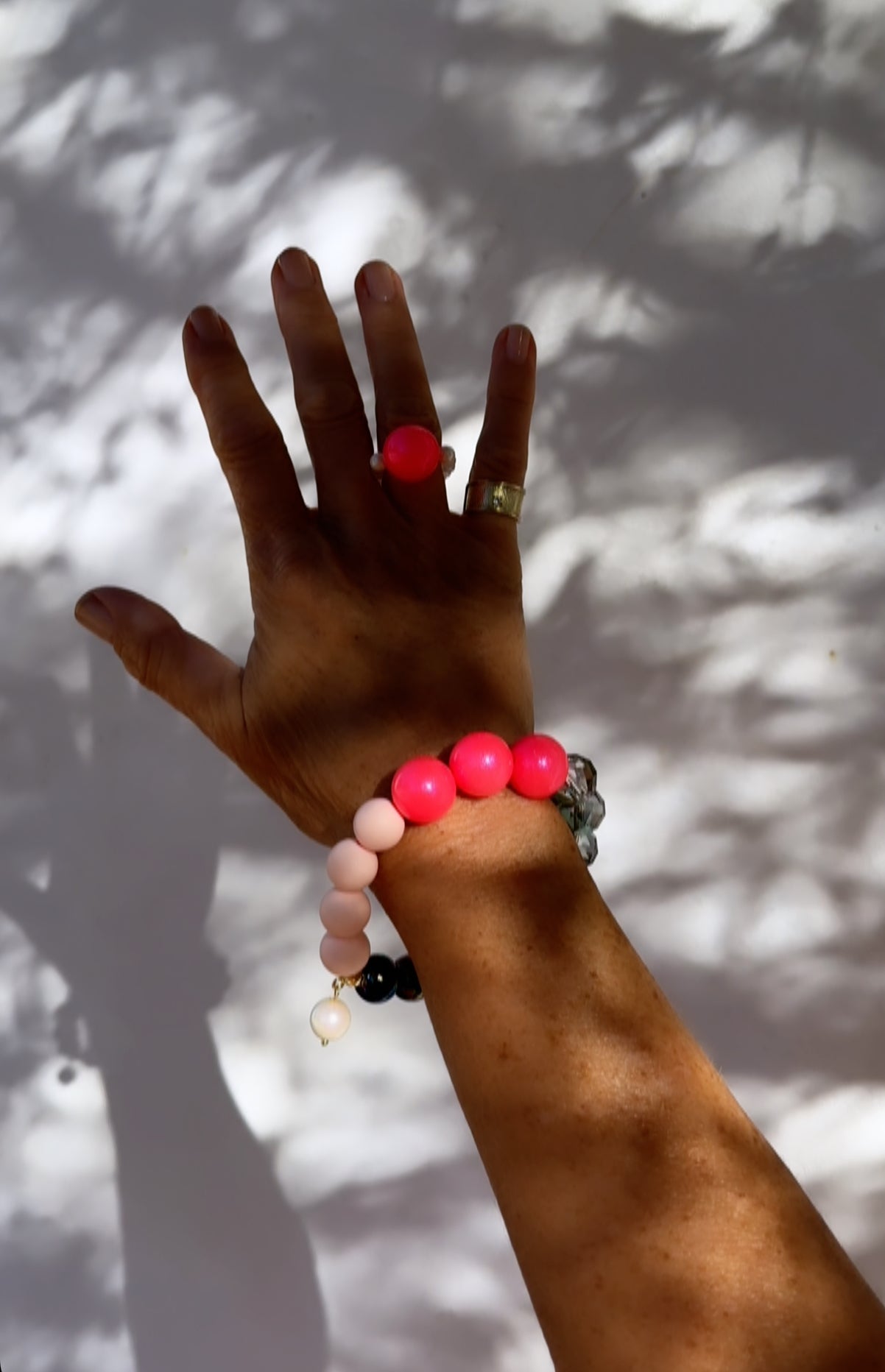 Joyful clash whirl neon pink bracelet