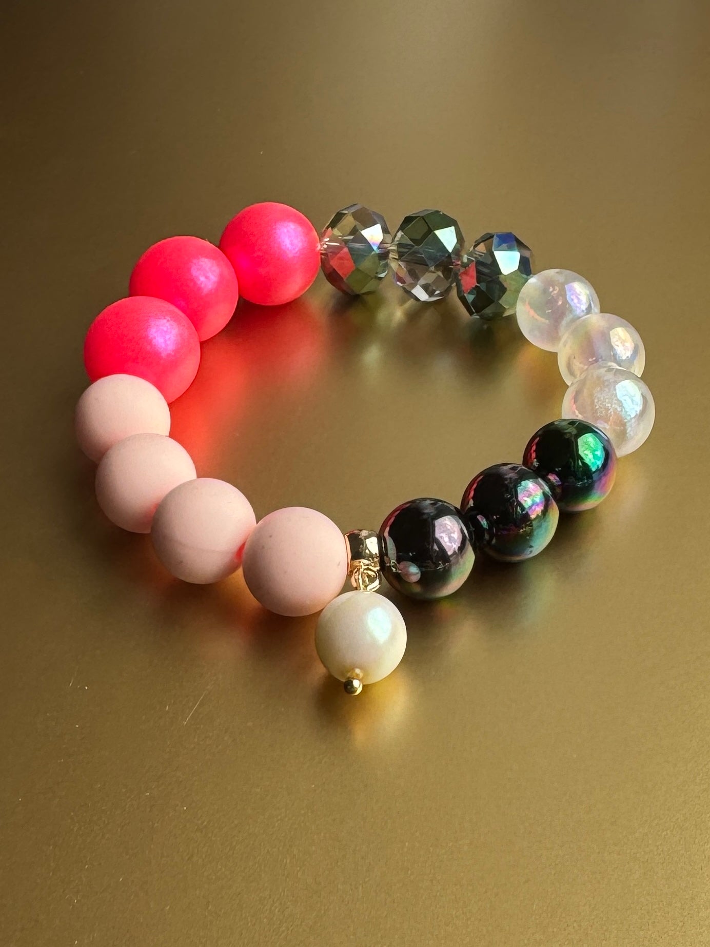 Joyful clash whirl neon pink bracelet