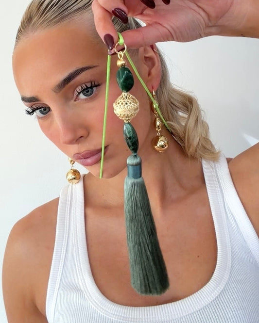 Filly tassel green gold, vintage beaded necklace