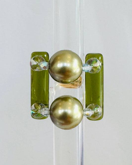 Double trouble Olive crystal pearl ring