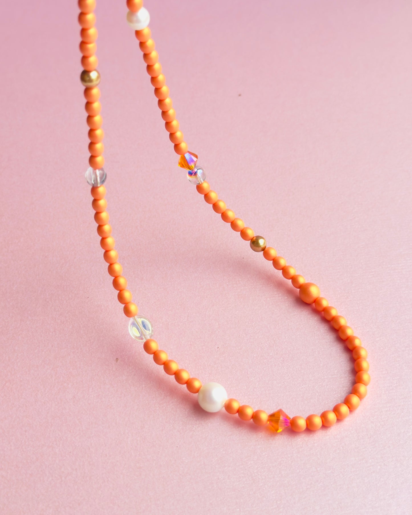 Sherbet drop tango iridescent pearl crystal chocker