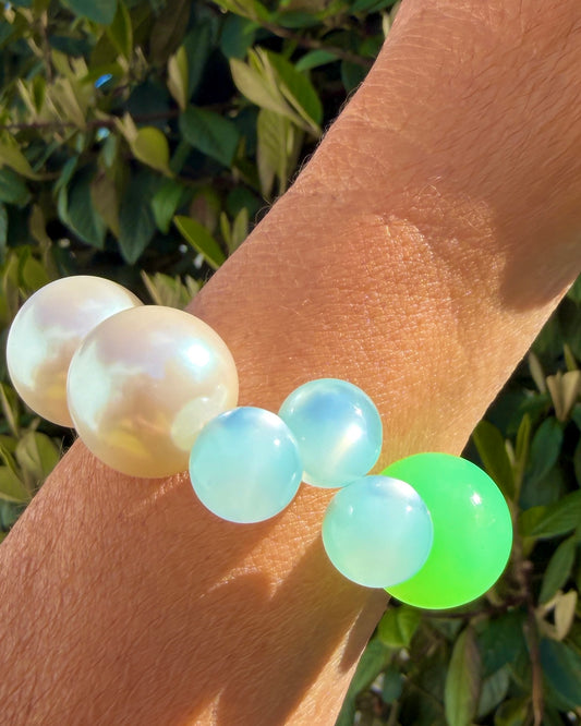 Minted Bubbalicious vintage pearl, vintage lucite + gold beaded bracelet