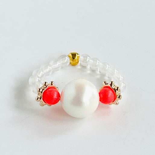 Pearly Queen neon strawberry crush ring