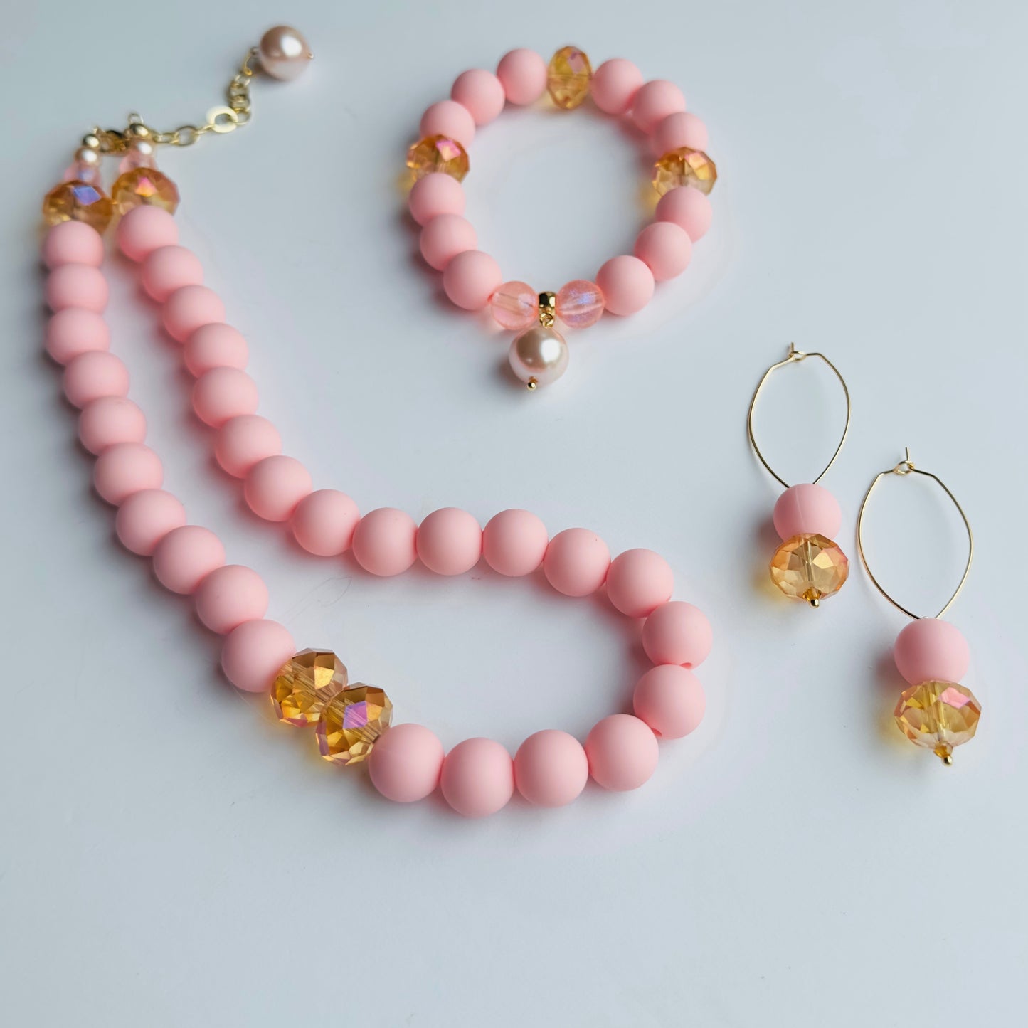 Cotton candy bead + crystal necklace