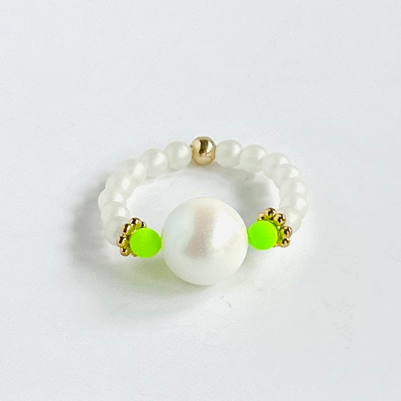 Pearly queen +  lime neon crush ring