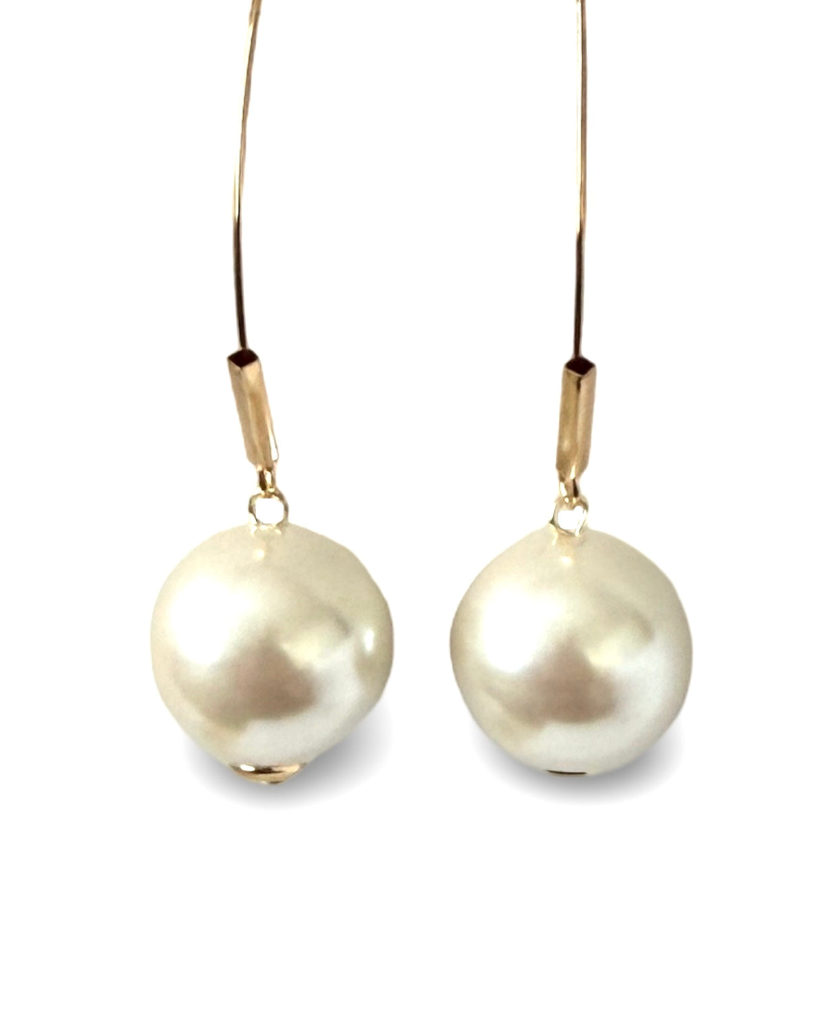VIOLA VINTAGE JAPANESE LUCITE PEARL DROP EARRINGS